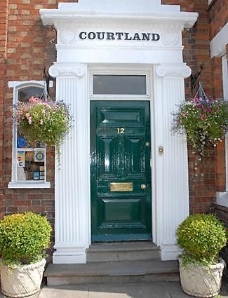 Courtland Hotel สแตรทฟอร์ด อะพอน เอวอน ภายนอก รูปภาพ